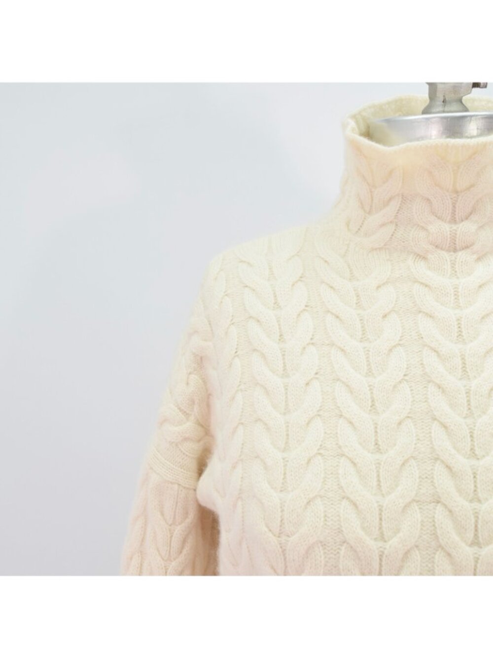 Theory 100% Cashmere Soft Cable Knit Bell Sleeve Turtleneck - Picture 5 of 7